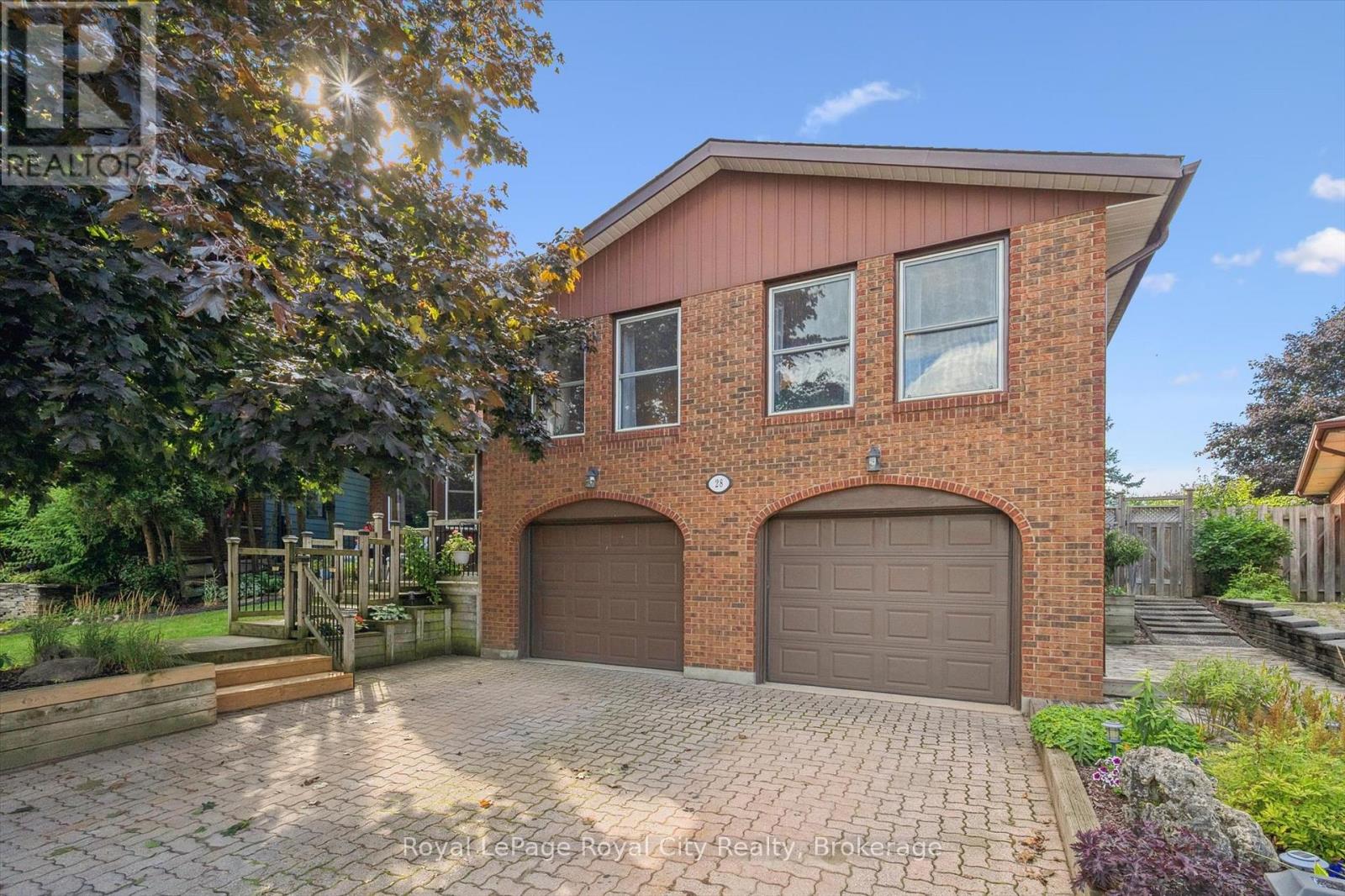 28 Wimbledon Rd, Guelph, ON N1H 7N1
