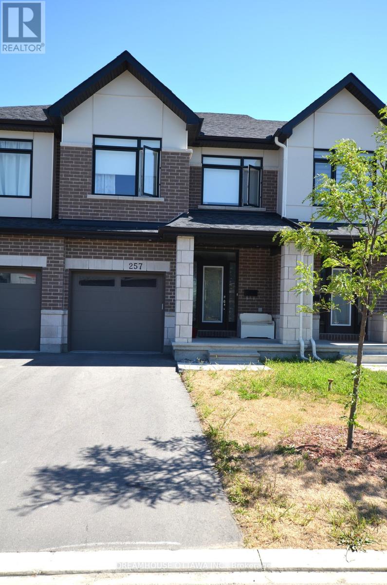 257 Finsbury Ave, Ottawa, ON K2S 2Y2