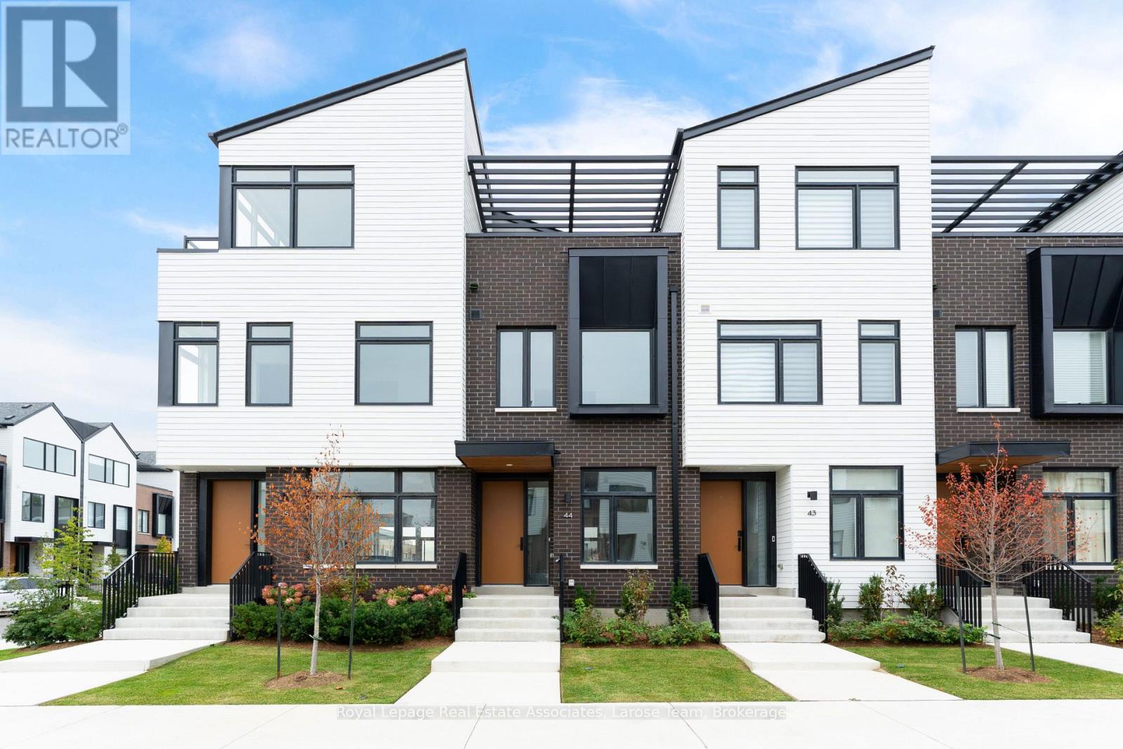 44 30 Lou Parsons Way, Mississauga Port Credit, ON L5H 0B2