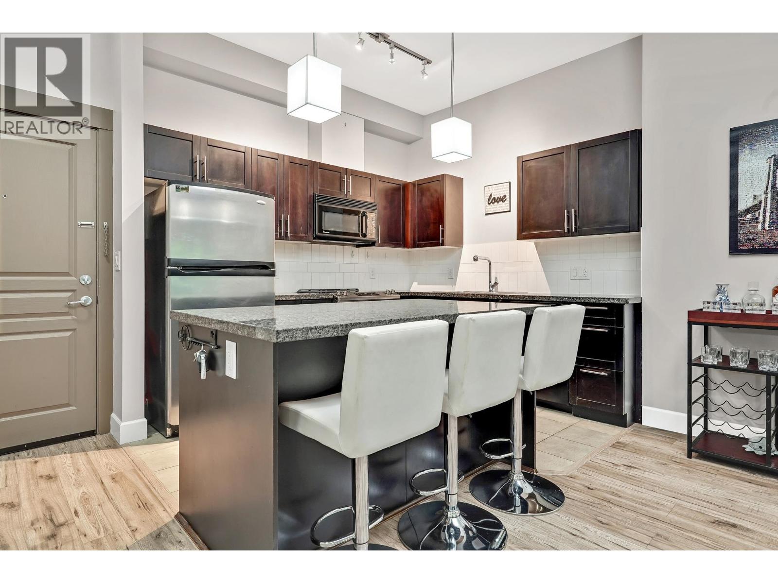12283 224 Street Unit 102, Maple Ridge, BC V2X 8Z3
