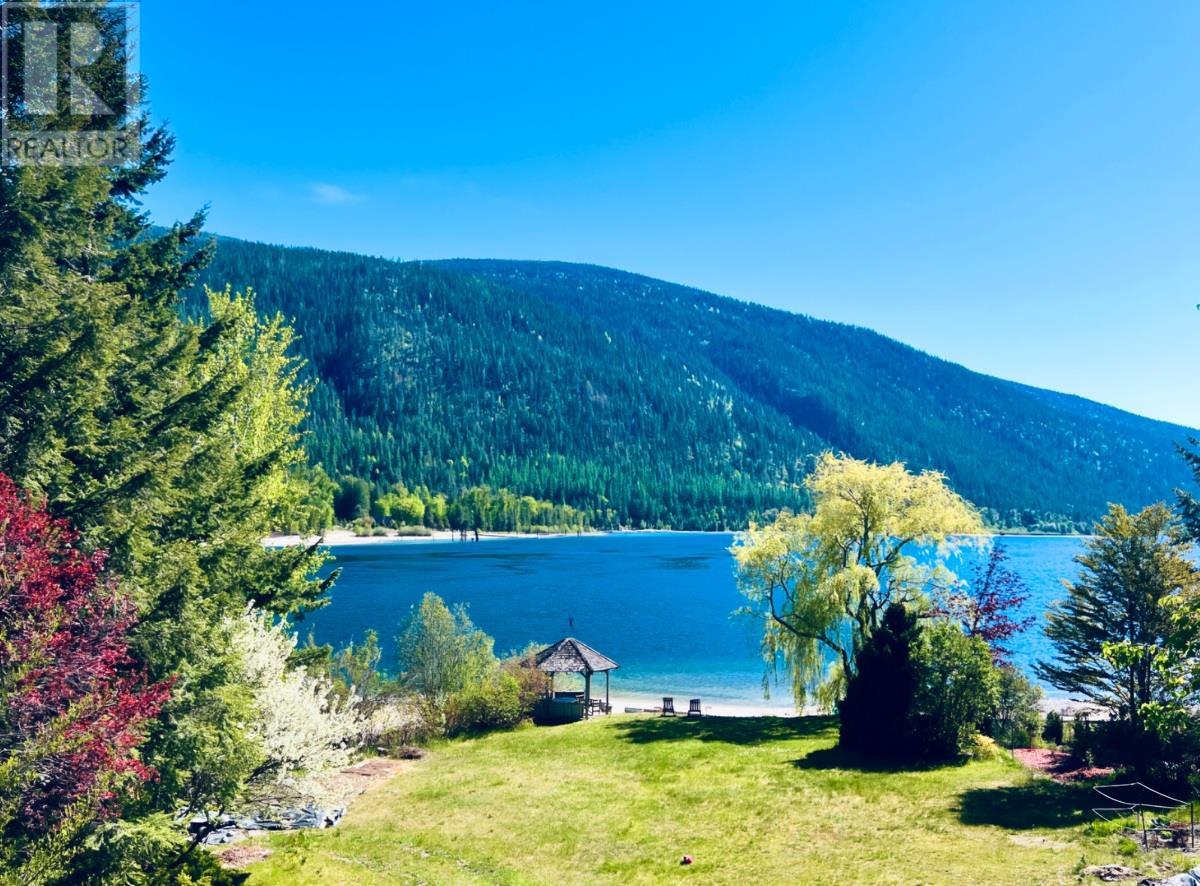 3946 Macgregor Rd, Nelson, BC V1L 6M8