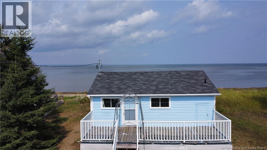 345 Bayshore Dr, Bathurst, NB E2A 6A5