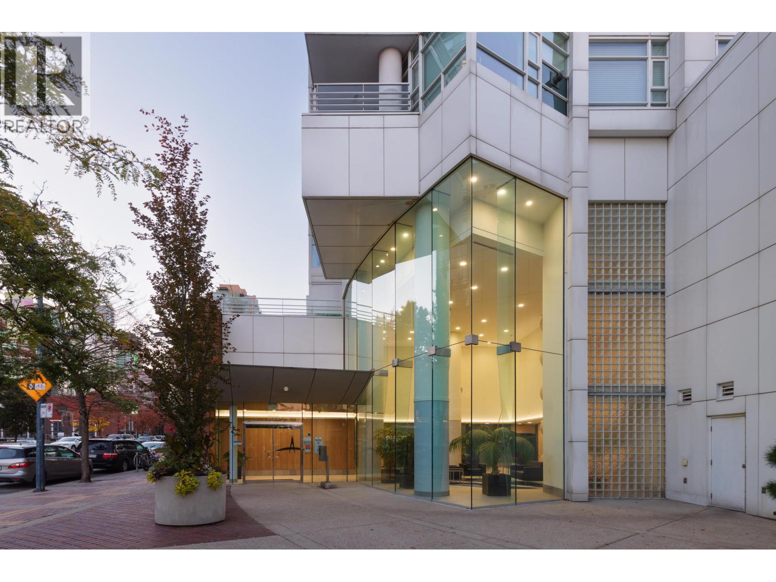 1199 Marinaside Crescent Unit 2305, Vancouver, BC V6Z 2Y2