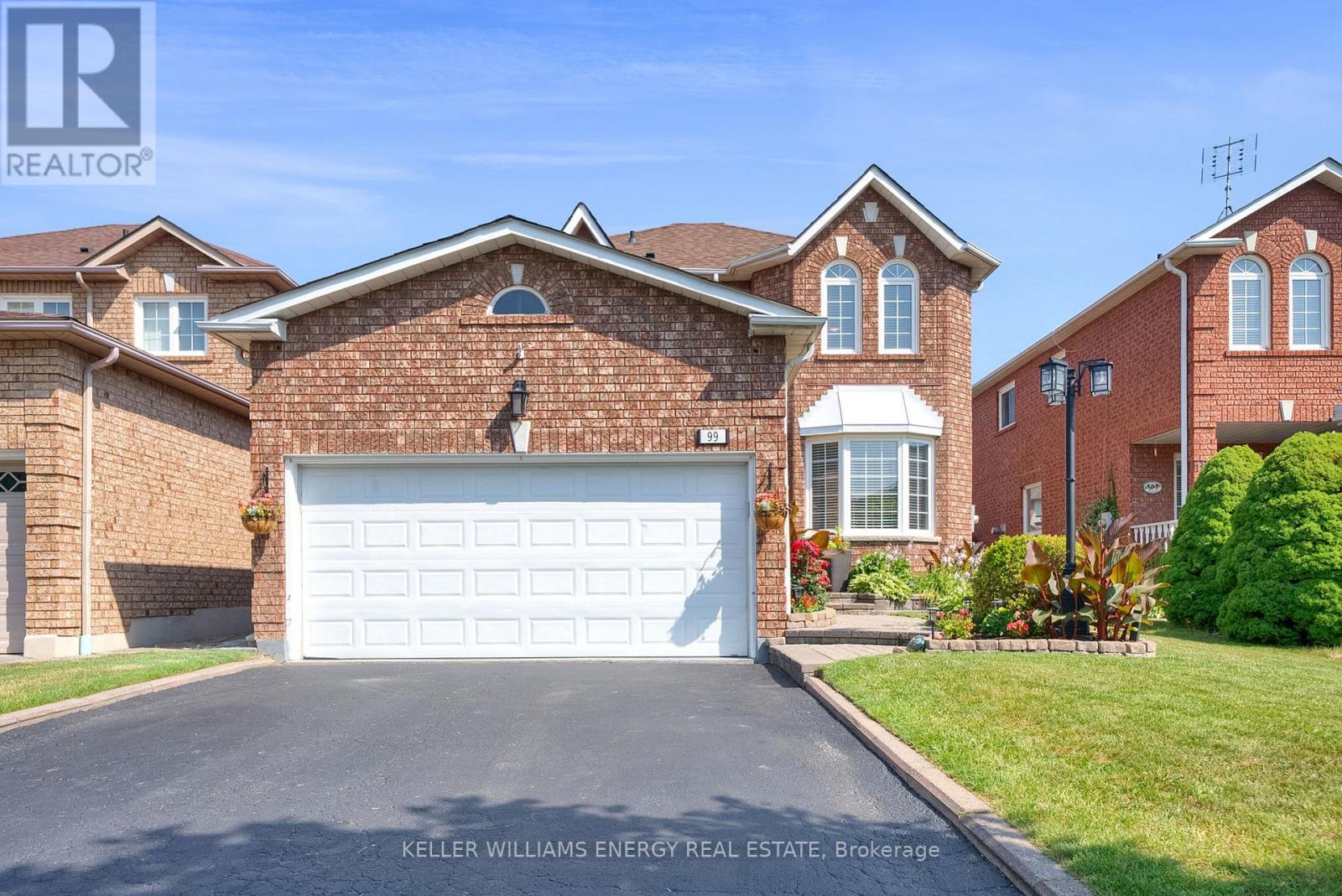 99 Parnell Cres, Whitby, ON L1R 1X1