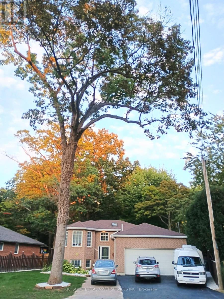 6860 Matchette Rd, Lasalle, ON N9J 3H7