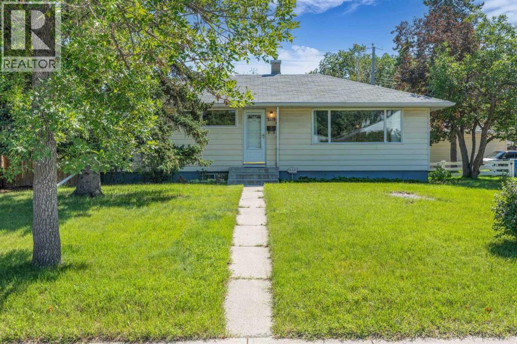 3119 Richmond Rd SW, Calgary, AB T3E 4N5