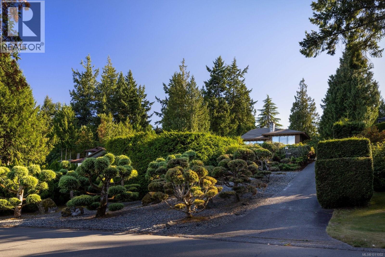 1709 Shearwater Ter, North Saanich, BC V8L 5L4