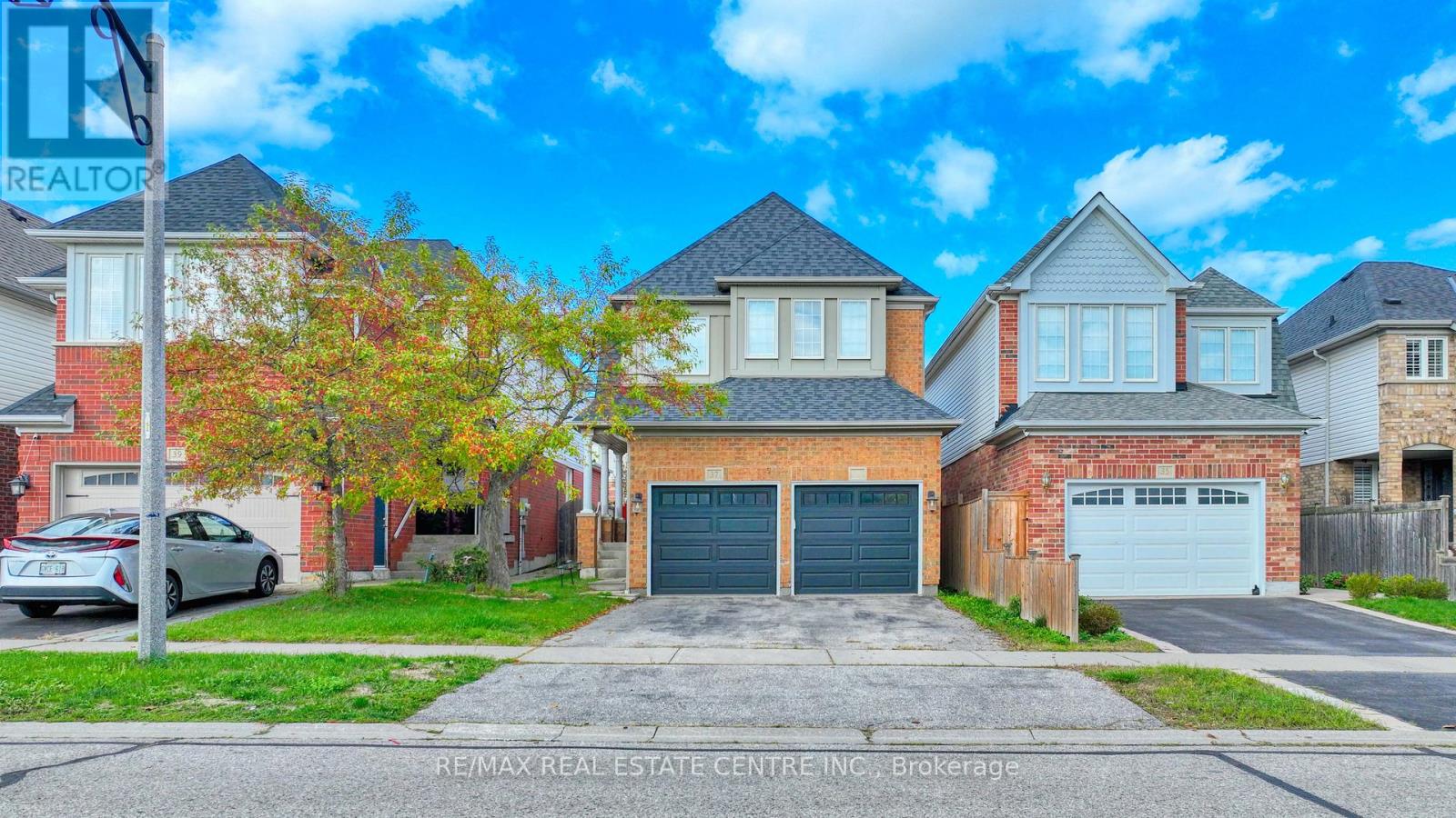 37 Shenandoah Dr, Whitby, ON L1P 1S9