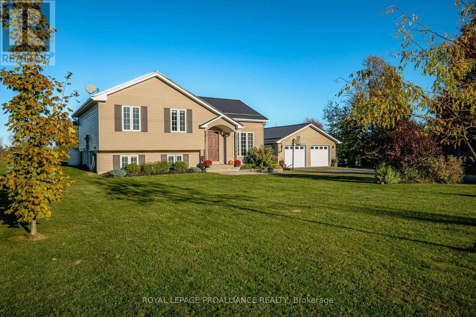 236 Roslin Rd, Centre Hastings, ON K0K 2Y0