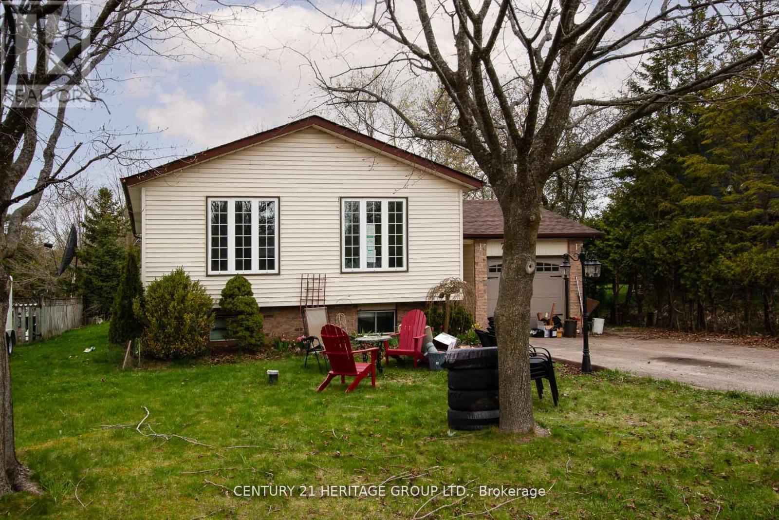 70 Dorothy Ave, Georgina, ON L0E 1R0