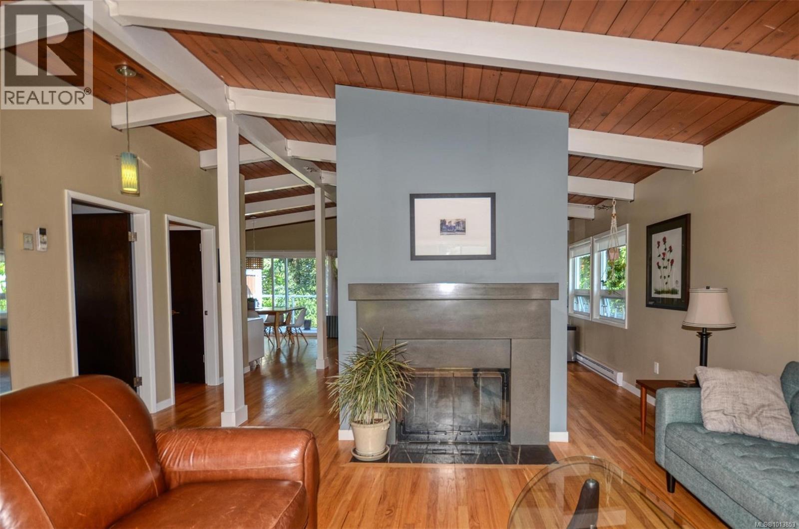 2240 Greenlands Rd, Saanich, BC V8N 1T5