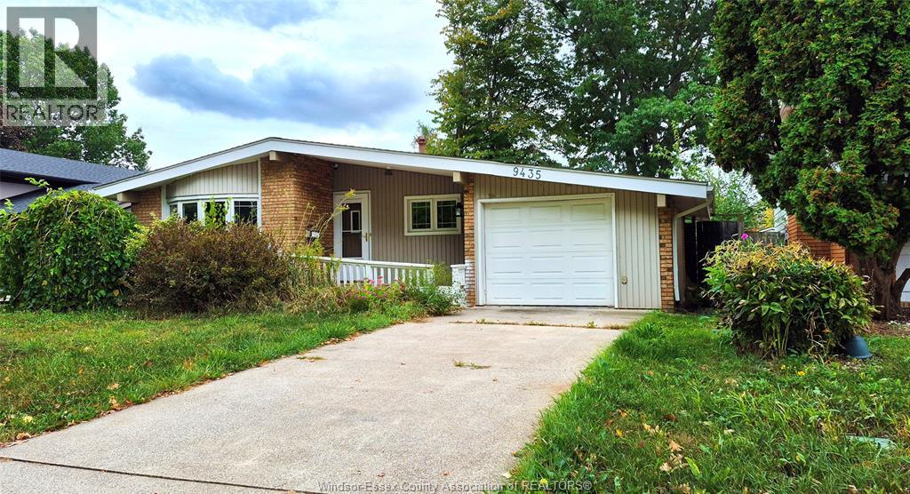 9435 Ridge Rd, Windsor, ON N8R 1G5