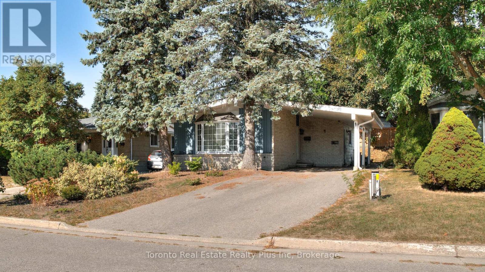 62 Greendale Cres, Kitchener, ON N2A 2R6