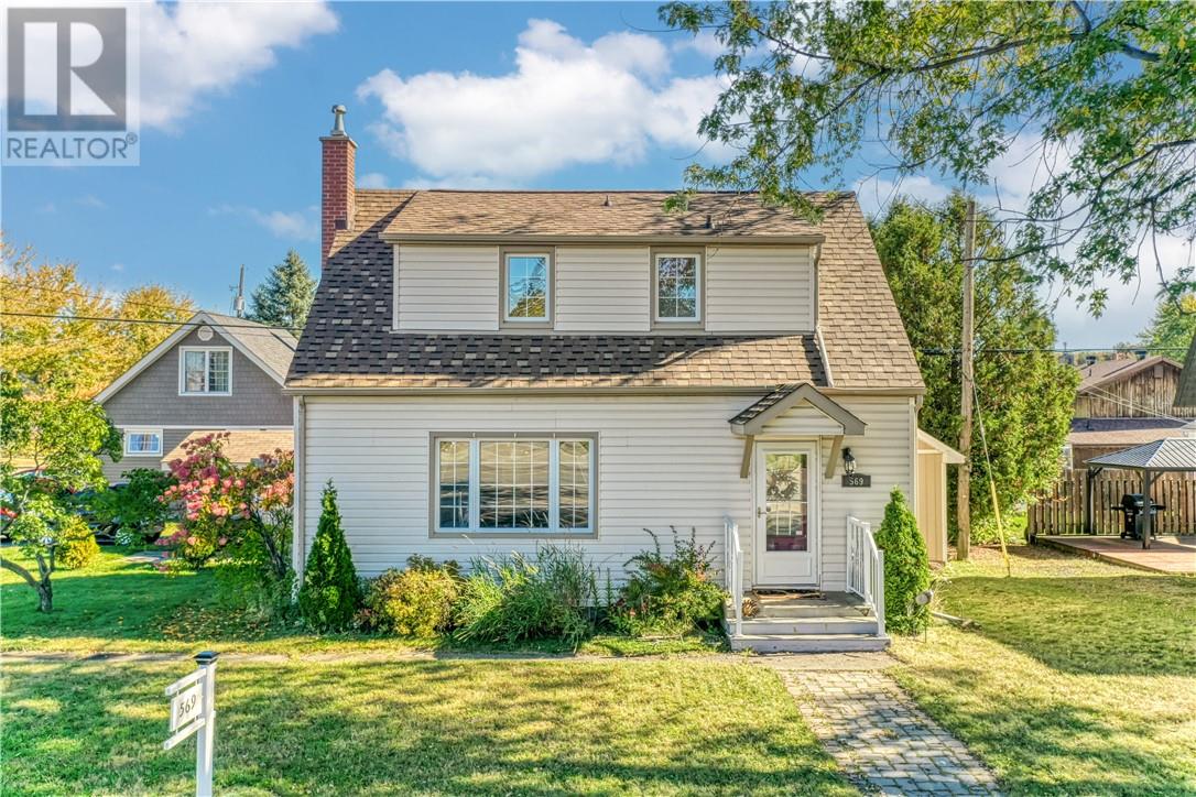 569 Main St, Lively, ON P3Y 1M9