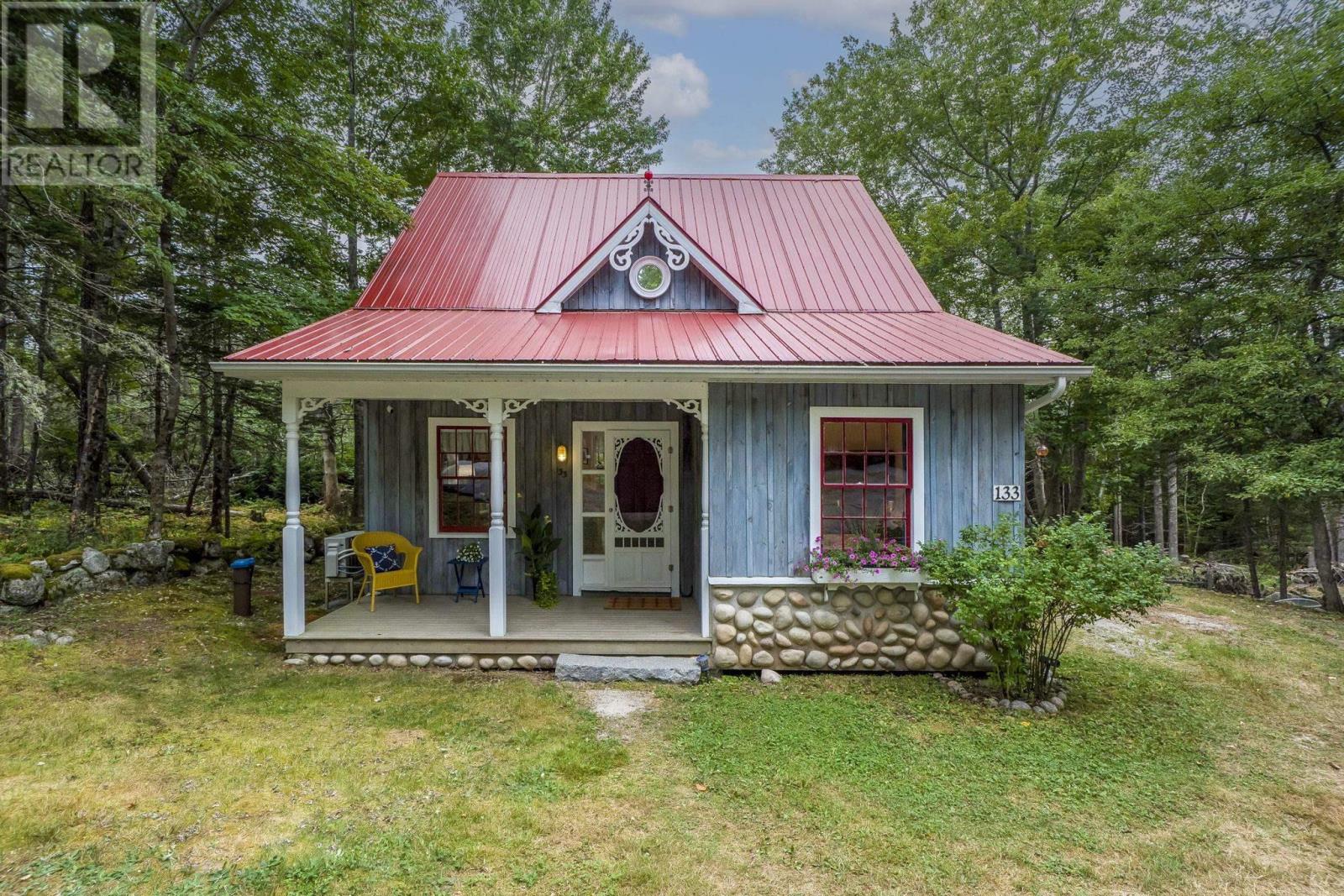 133 Conrads Rd, Hubbards, NS B0J 1T0
