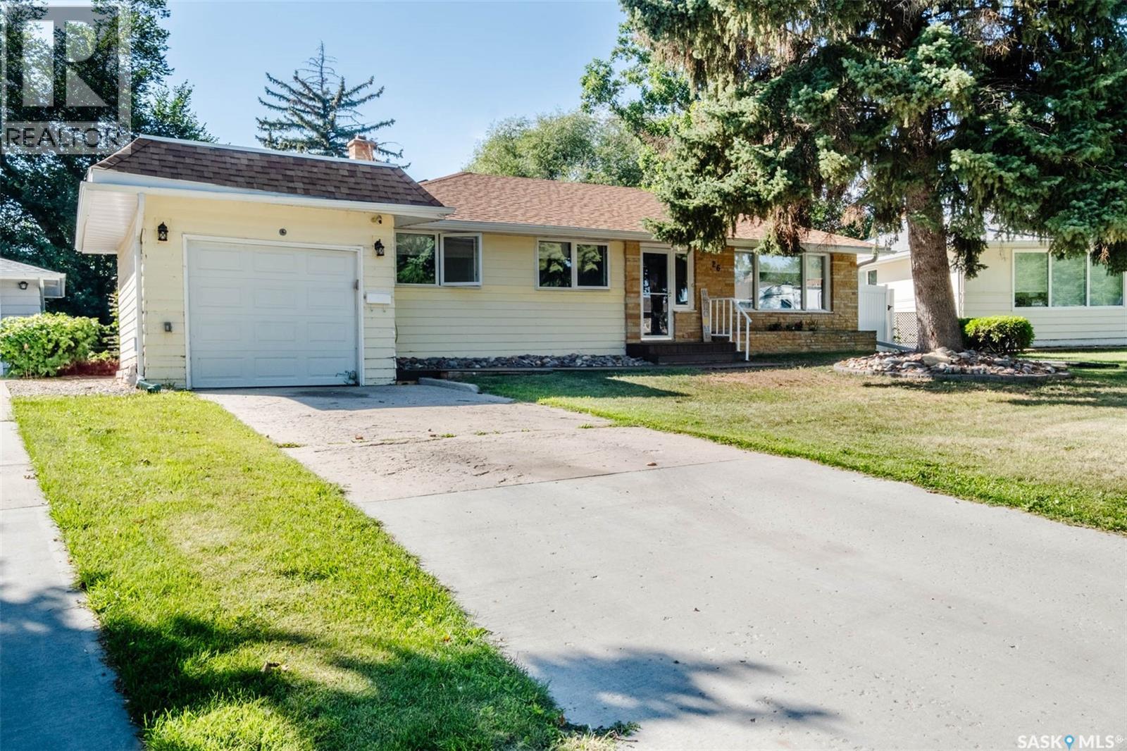 26 Lamont Cres, Regina, SK S4S 4A4