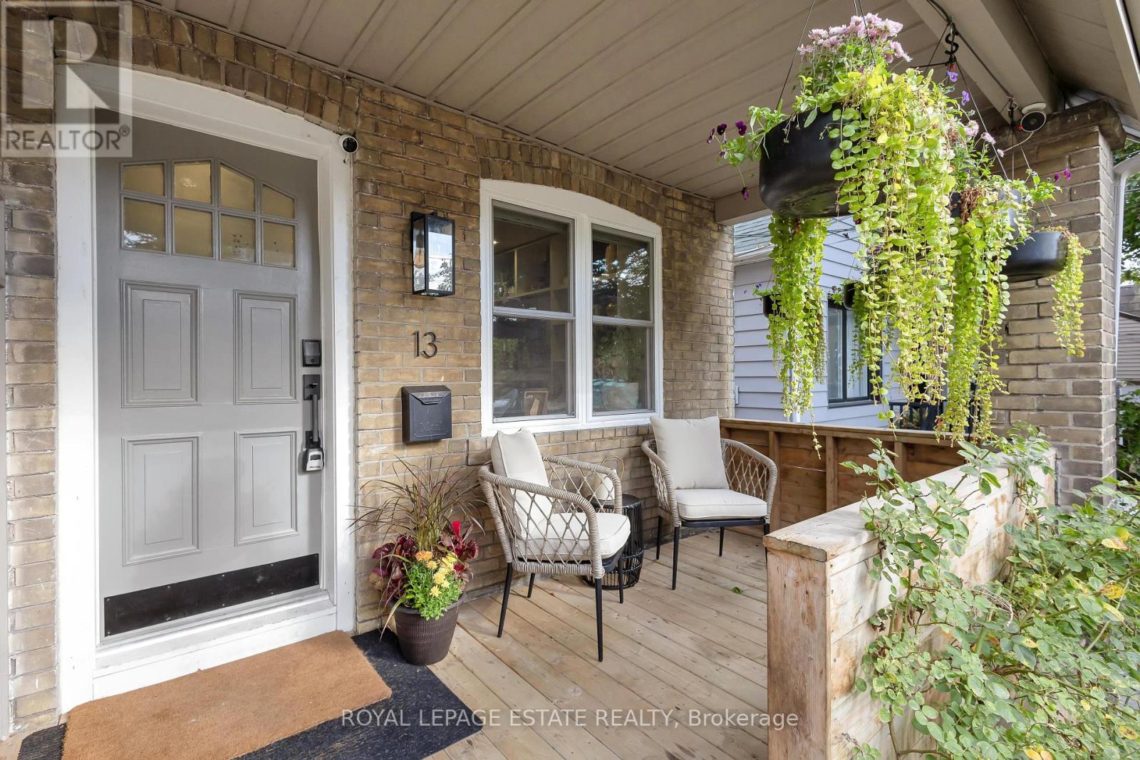 13 Eastdale Ave, Toronto, ON M4C 4Z8