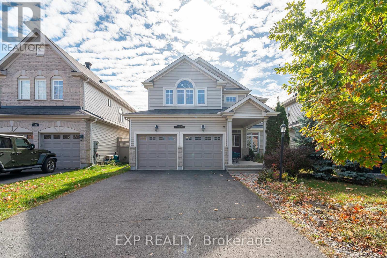423 Dundonald Dr, Ottawa, ON K2J 0G9