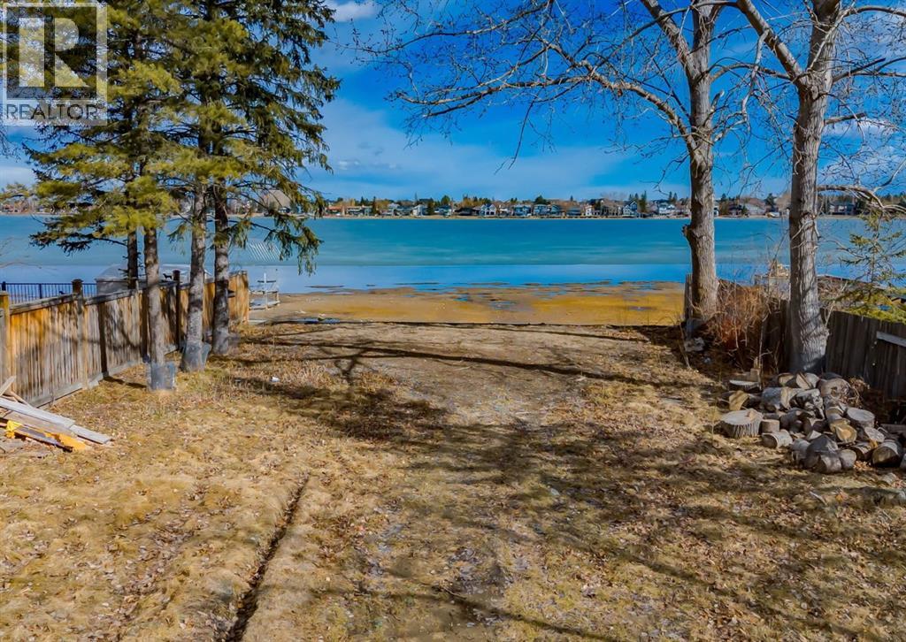 720 W Chestermere Dr, Chestermere, AB T1X 1B5