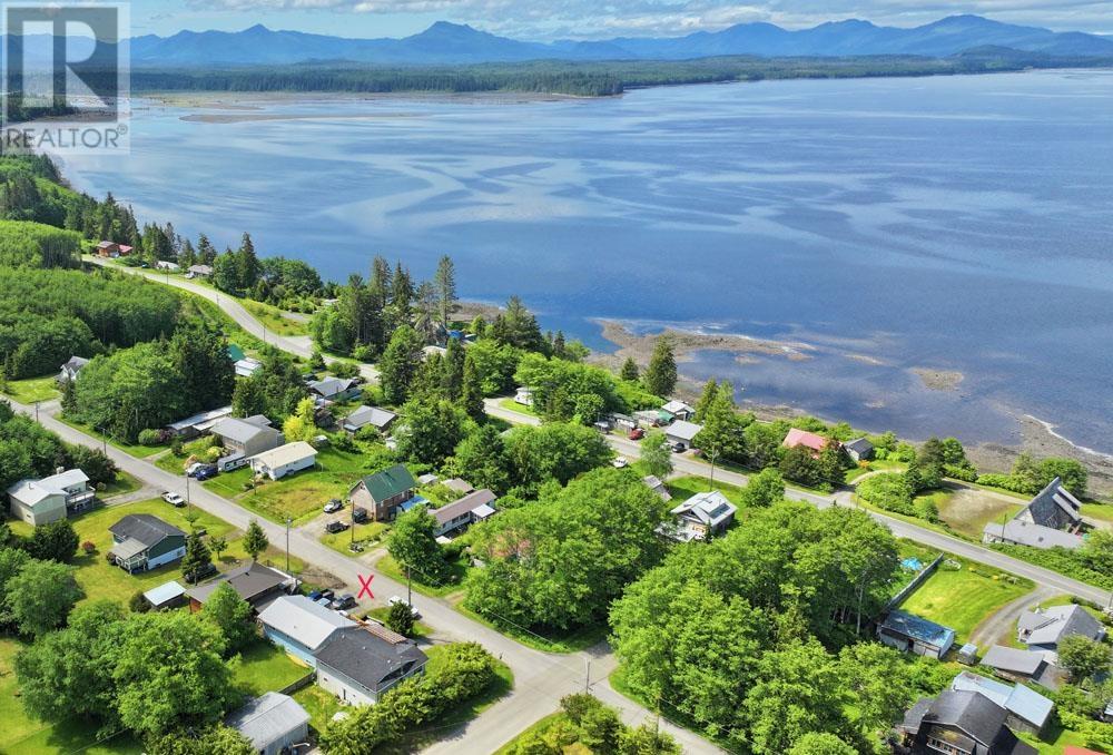33 Yakoun St, Port Clements, BC V0T 1R0