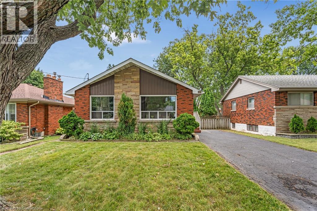 165 W 27th St, Hamilton, ON L9C 5A5