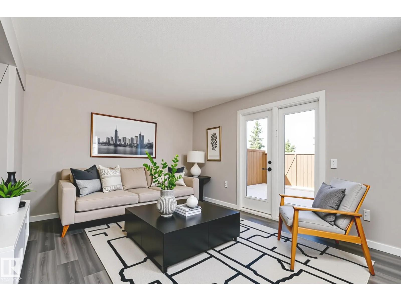 1244 Lakewood Rd W NW, Edmonton, AB T6K 3P2