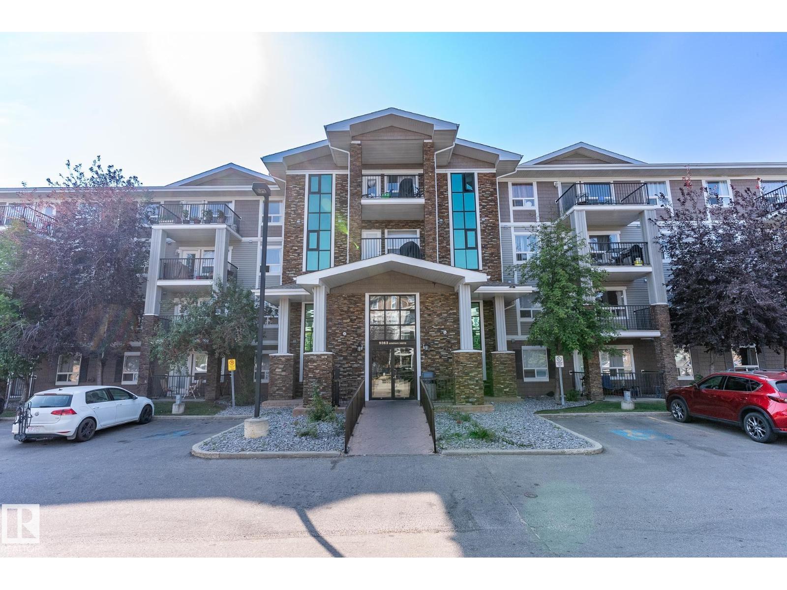 9363 Simpson Drive Northwest #1422, Edmonton, AB T6R 0N2