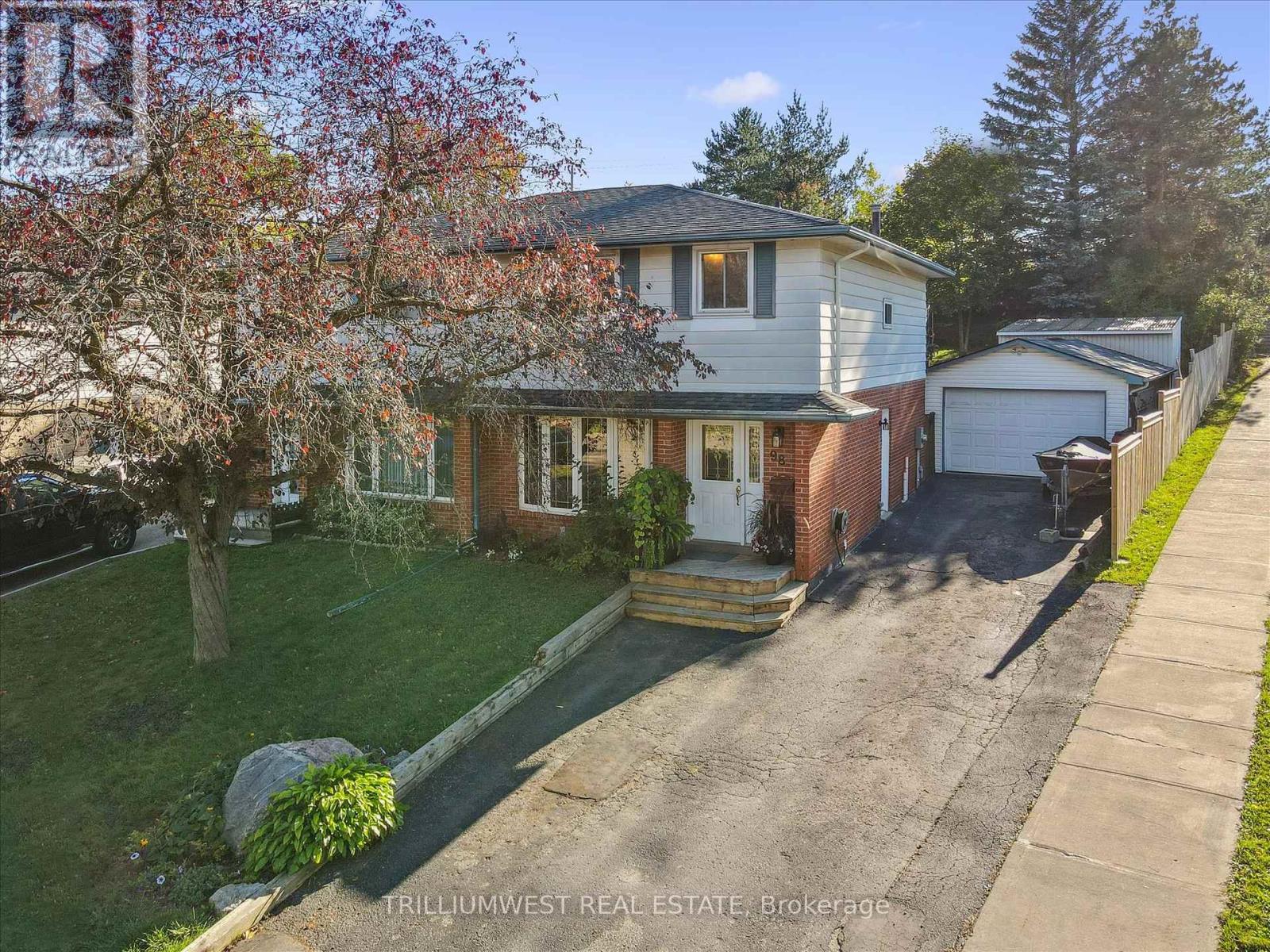 98 Shadeland Cres, Kitchener, ON N2M 2H9