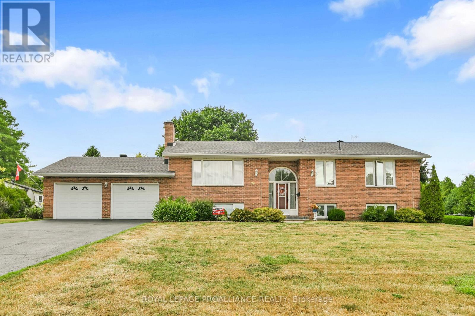 24 Bernard Cres, Augusta, ON K0E 1P0