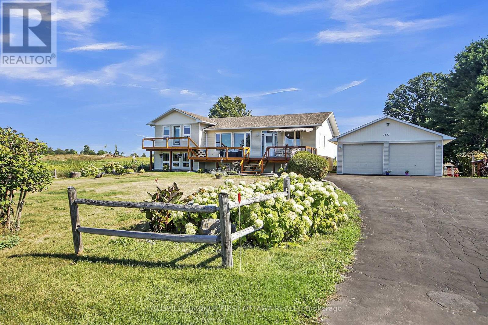 1887 River Rd, Ottawa, ON K4M 1B4