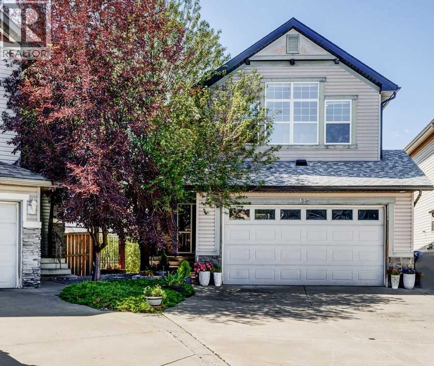 129 Pantego Bay NW, Calgary, AB T3K 0B7