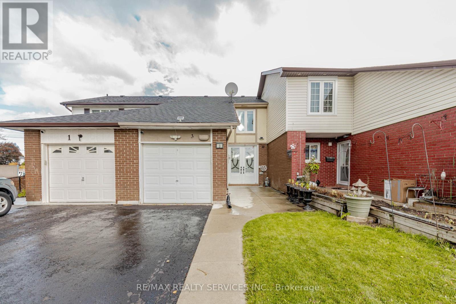 3 Kingswood Dr, Brampton, ON L6V 2X5