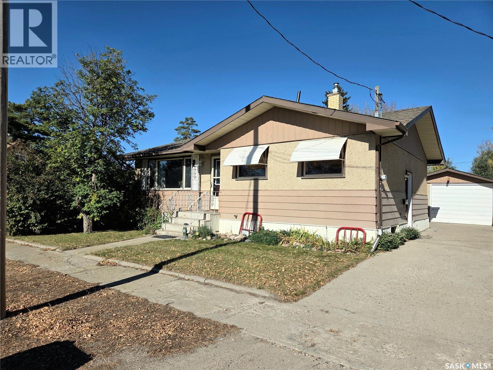 205 4th Avenue, Vibank, SK S0G 4Y0