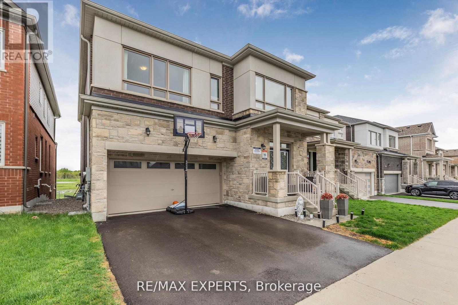 58 Shepherd Dr, Barrie, ON L9J 0P3