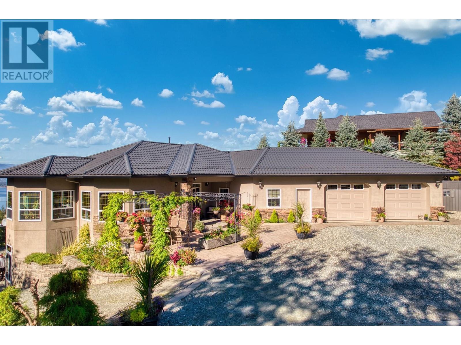 3676 Mcbride Rd, Blind Bay, BC V0E 1H1