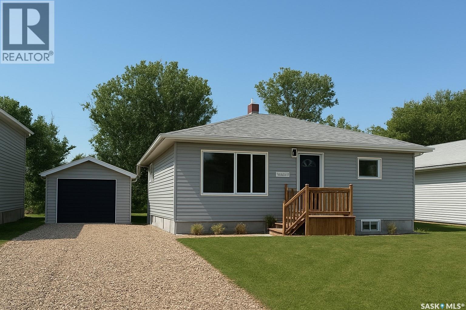 223 Eisenhower St, Midale, SK S0C 1S0