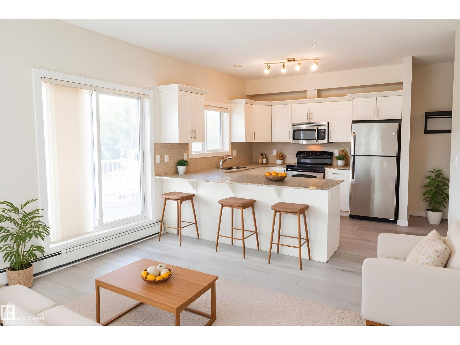 10524 77 Avenue Northwest #304, Edmonton, AB T6E 1N1