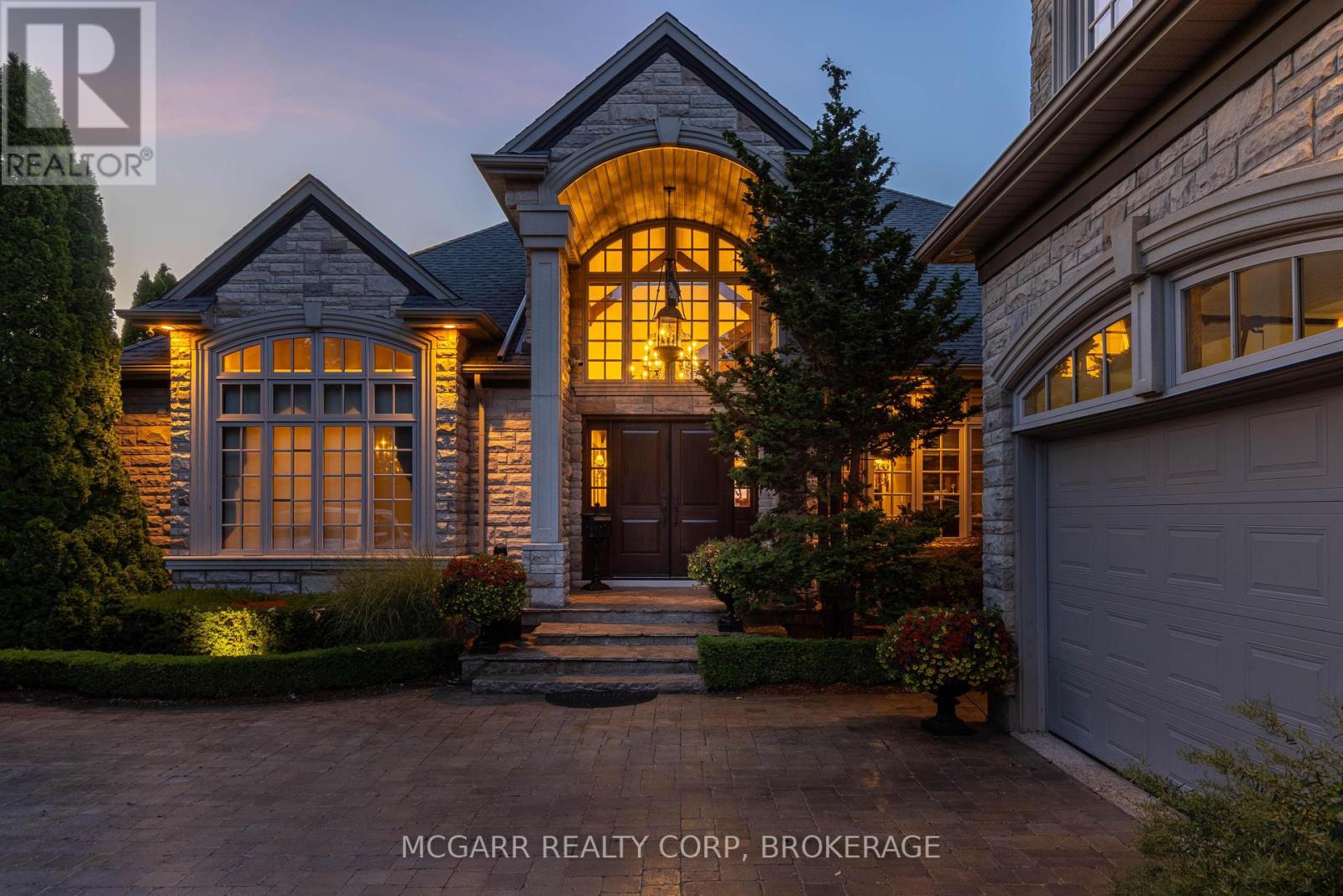 89 October Dr, St. Catharines, ON L2N 6J4