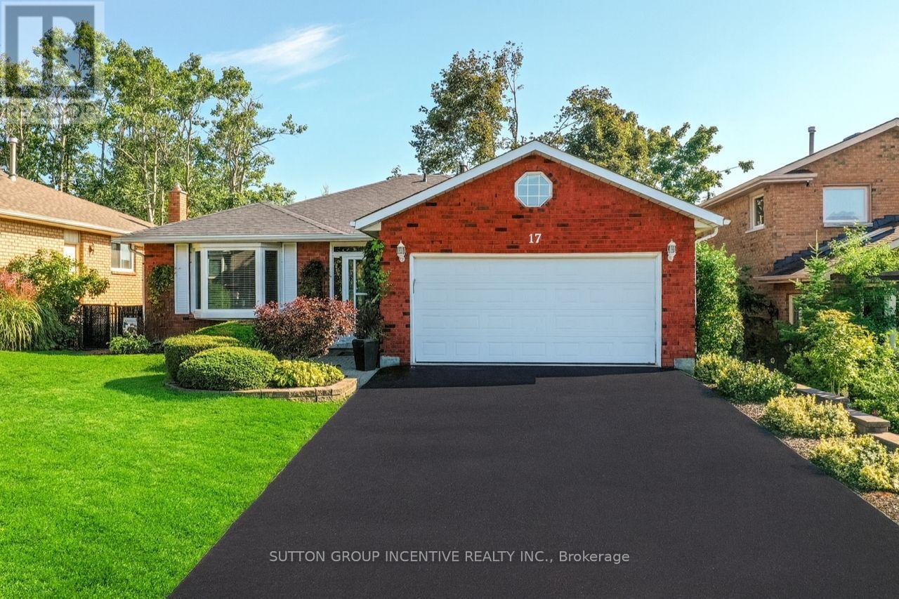 17 Kenny Cres, Barrie, ON L4N 6C7