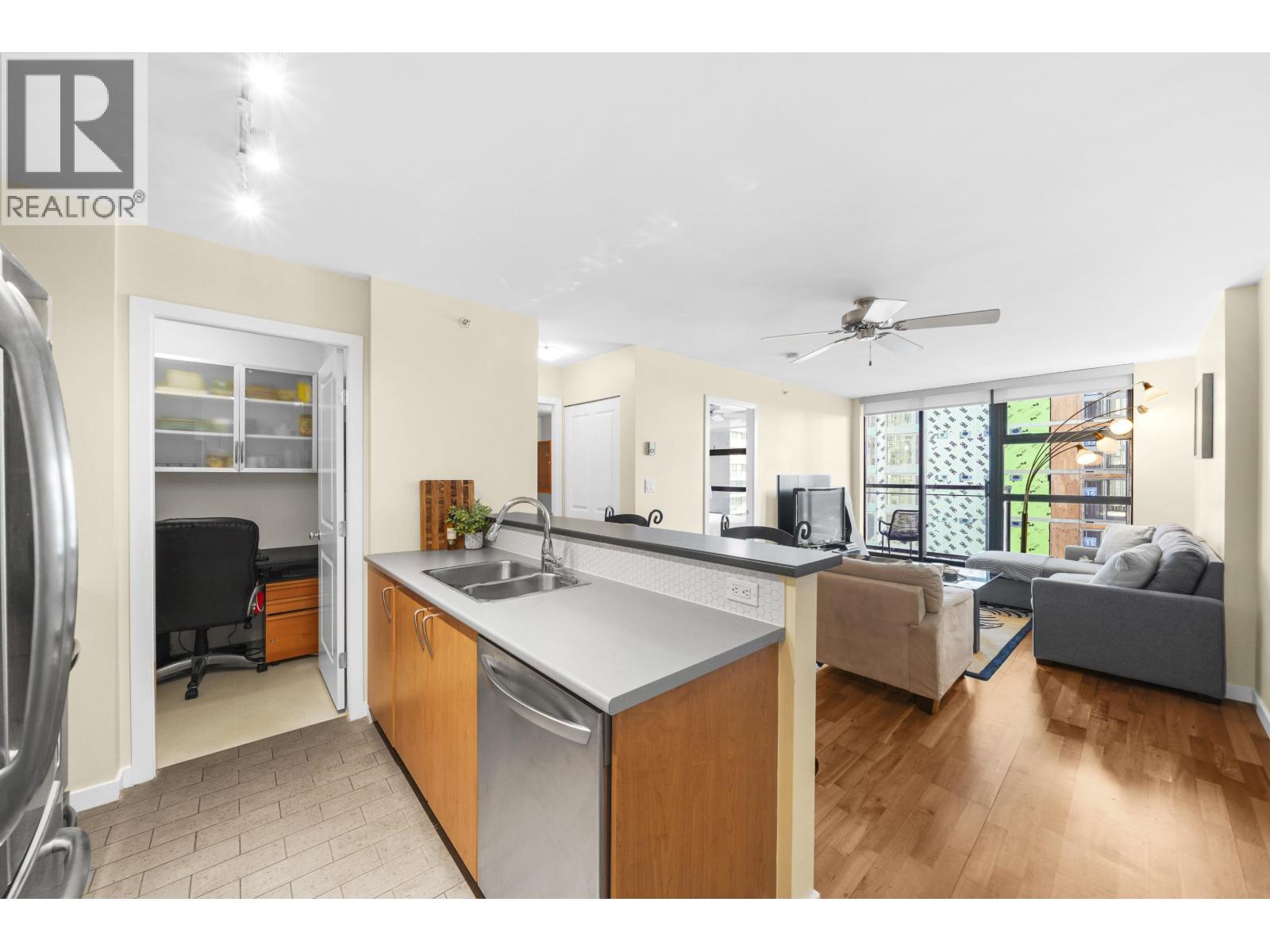 1295 Richards Street Unit 2107, Vancouver, BC V6B 1B7