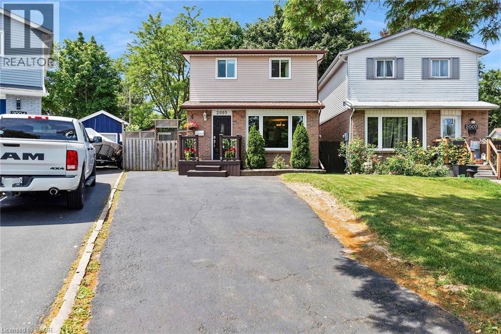 2005 Canning Ct, Burlington, ON L7P 3S5