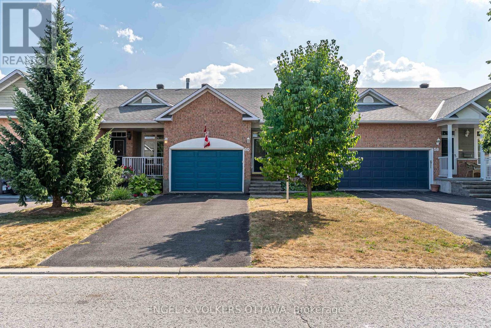 60 Sable Run Dr, Ottawa, ON K2S 1W7