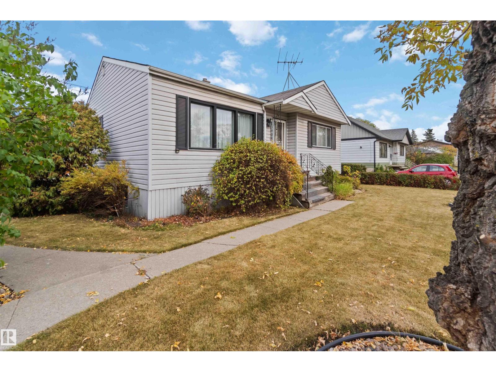 115 Av Nw Unit 13908, Edmonton, AB T5M 3B4