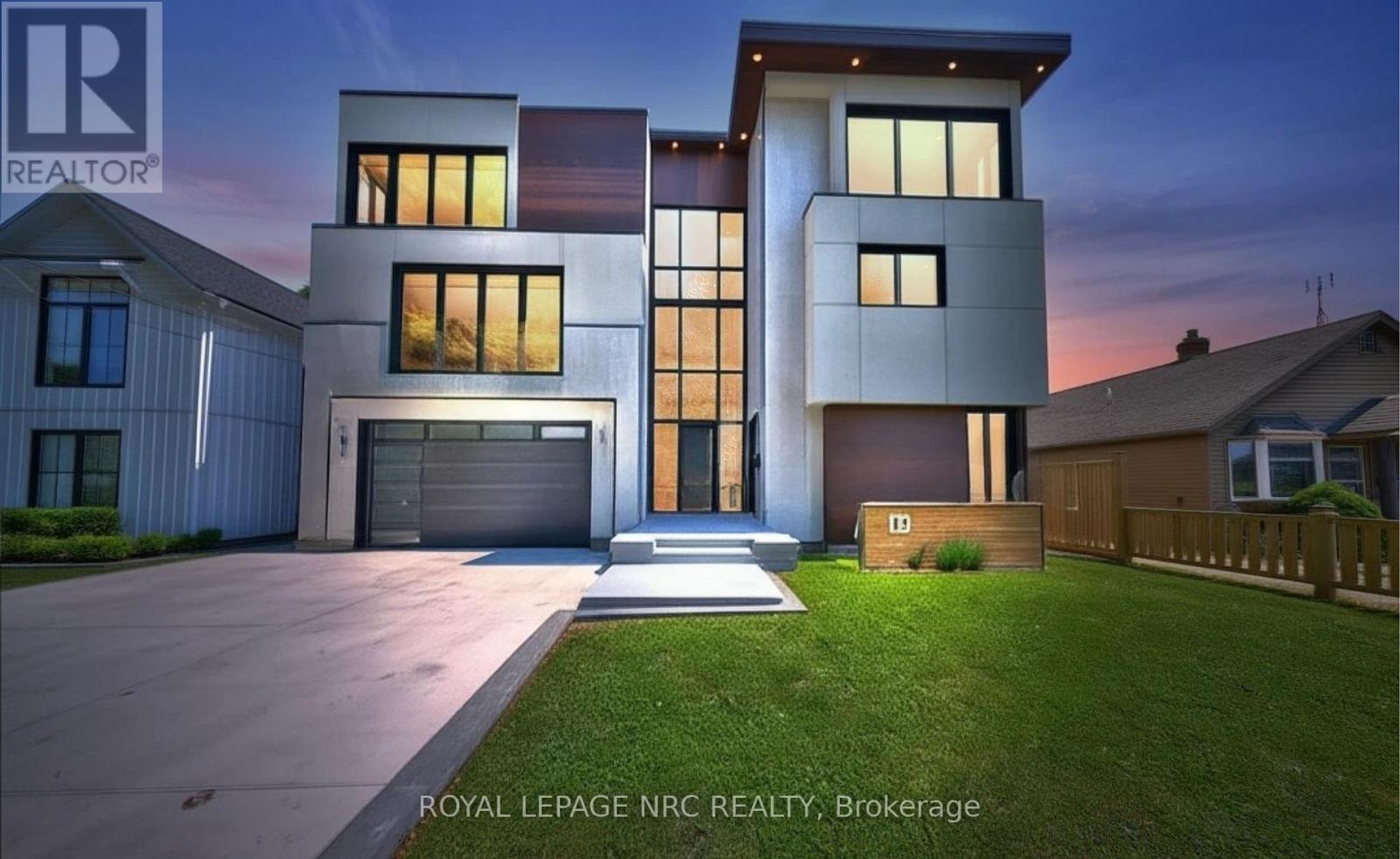 10 Pawling St, St. Catharines, ON L2N 5M2