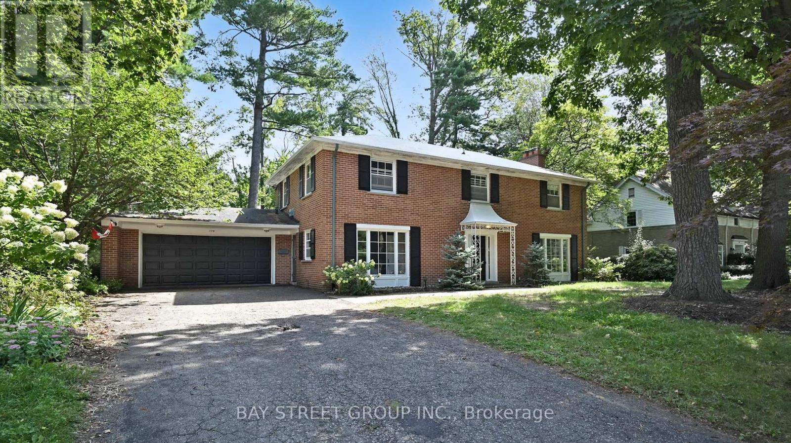 178 Breezy Pines Dr, Mississauga, ON L5B 1B4