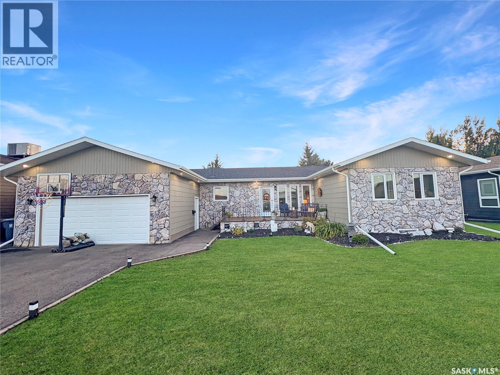 241 Riverbend Cres, Battleford, SK S0M 0E0