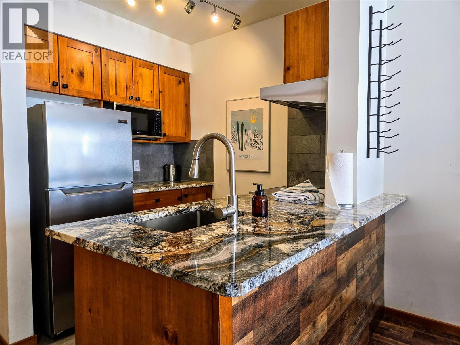 2050 Summit Drive Unit 201, Panorama, BC V0A 1T0
