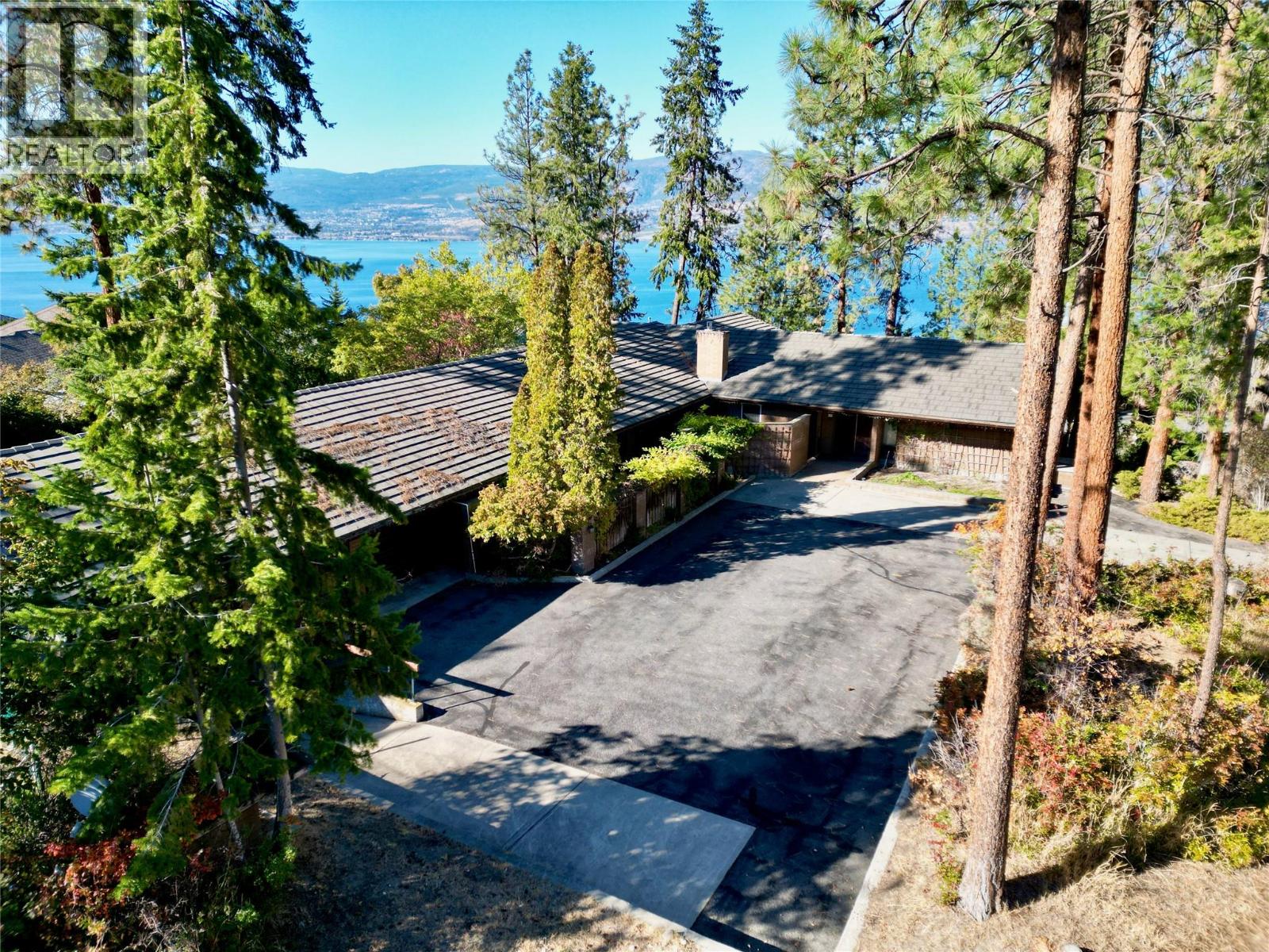 5090 Ash Rd, Kelowna, BC V1W 4K1