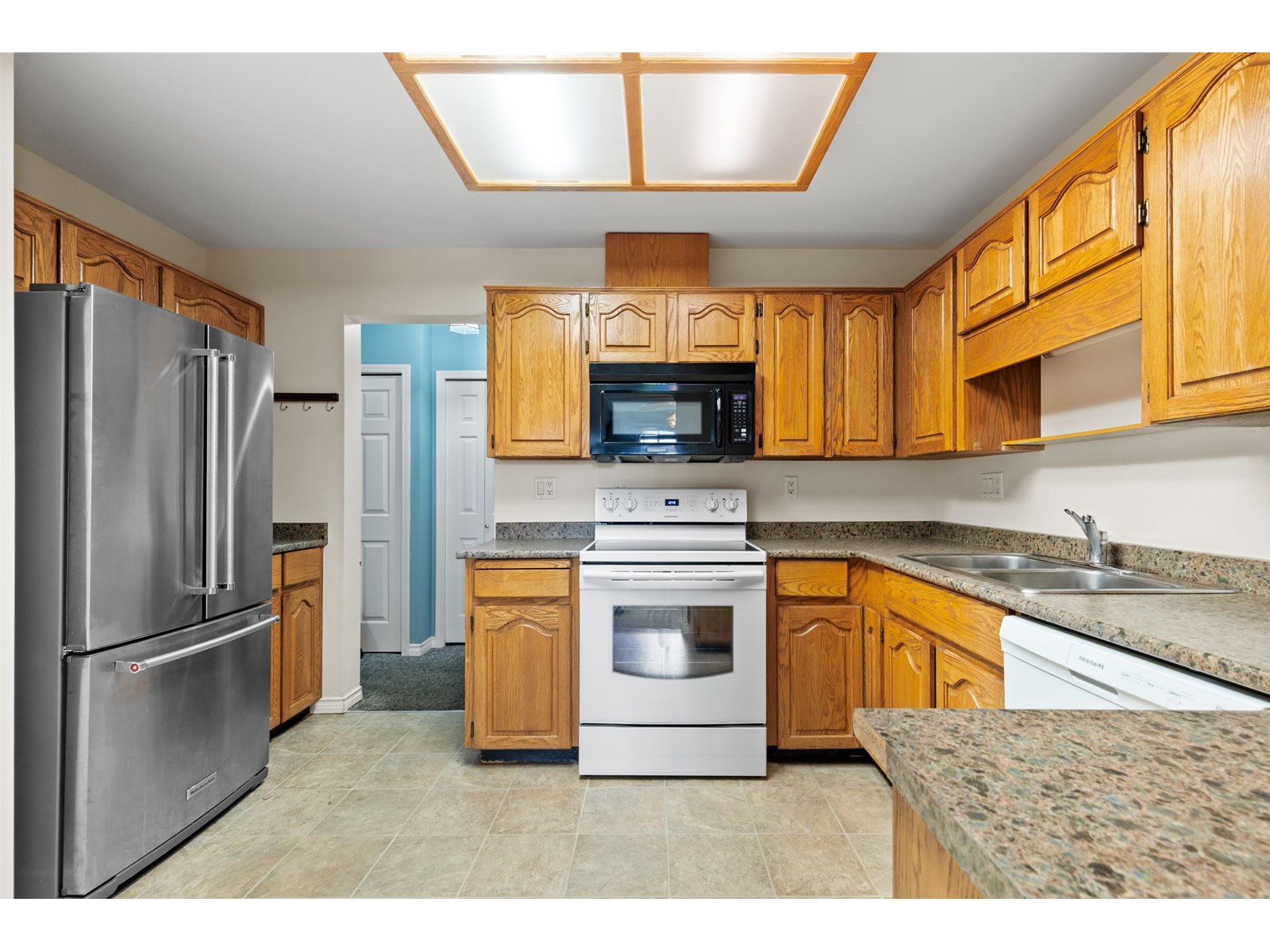 32823 Landeau Place Unit 306, Abbotsford, BC V2S 6S6
