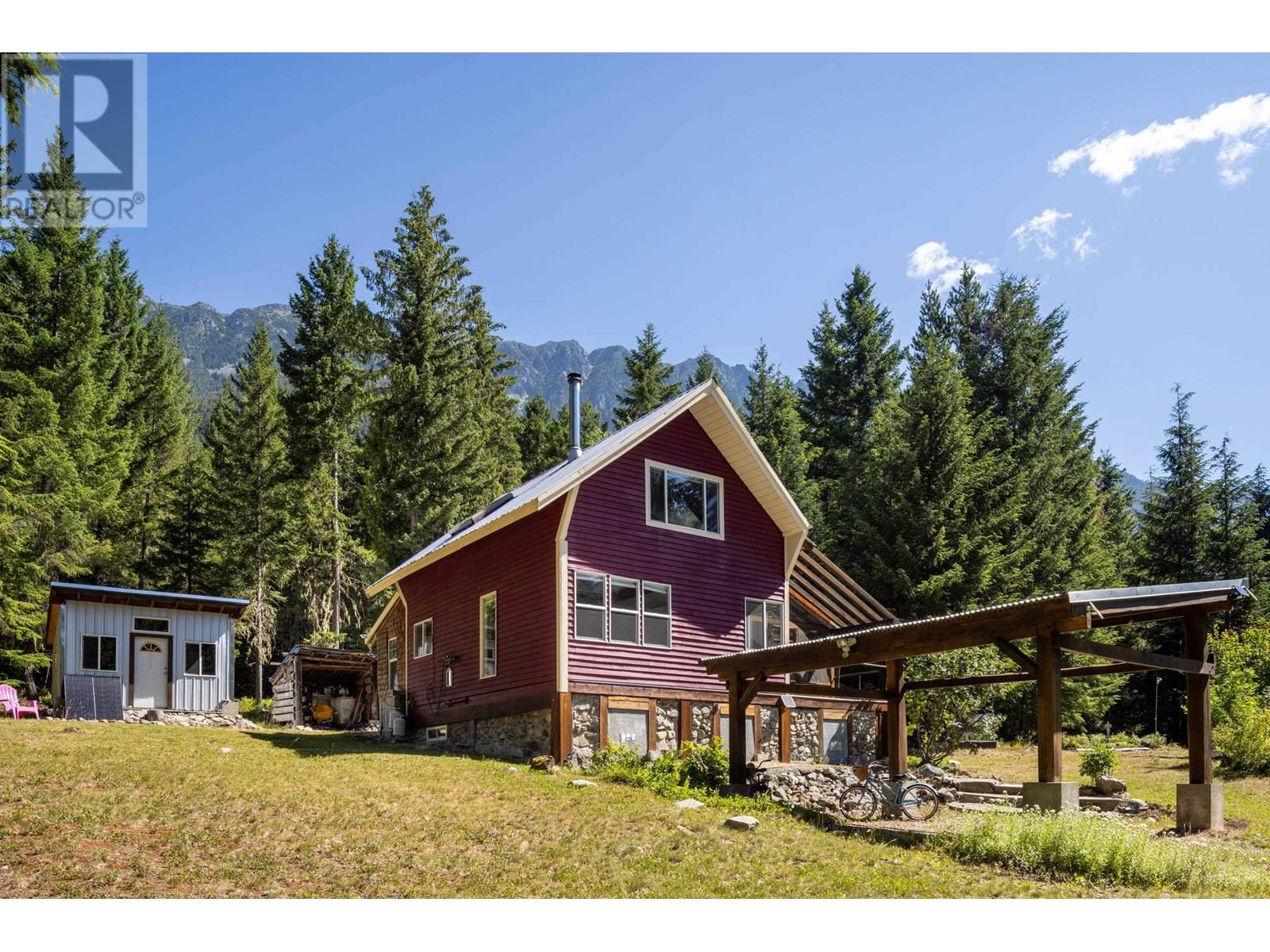 2841 Blackwater Rd, Squamish-Lillooet C, BC V0N 1L0